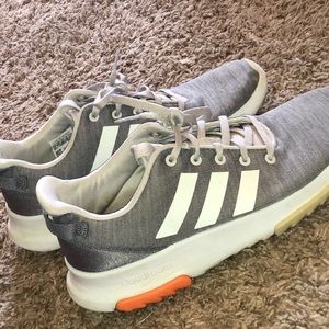 Addis’s gray tennis shoes